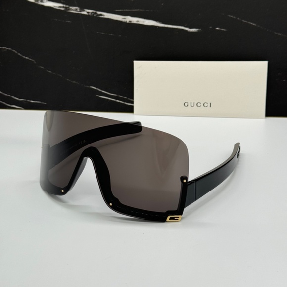 NEW GG1631S 004 GUCCI BLACK GREY OVERSIZED WOMEN GUCCI SUNGLASSES - Picture 3 of 14